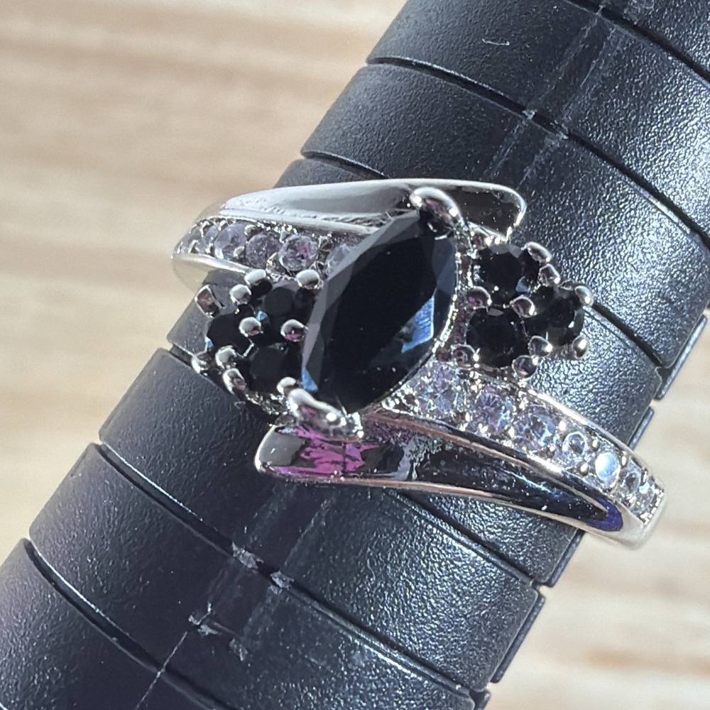 Elegant S925 Sterling Silver Marquise Black Onyx Bypass Ring Size 9 Gothic